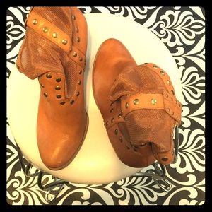 BCBG Size 10 Mesh top Boots